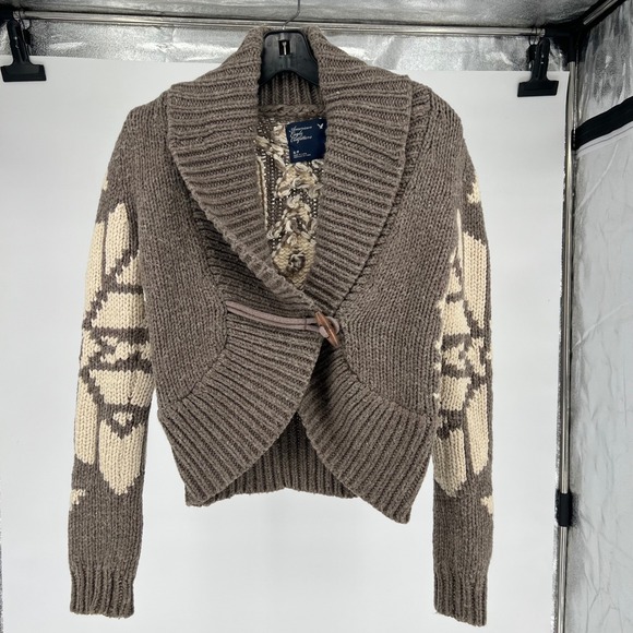American Eagle Outfitters Sweaters - Y2K American Eagle Knit Cardigan Sweater Shawl Collar Toggle Button Tan Cream SP